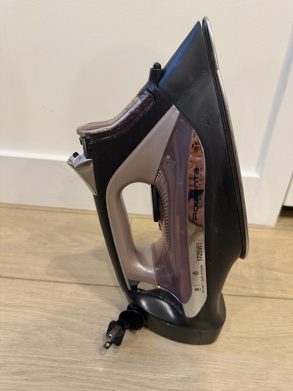 Rowenta - DW2459 - Access Steam Iron with Retractable Cord 1725 Watt